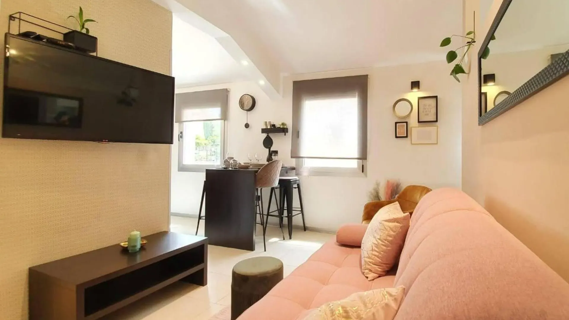 Royal City Centar - Happy Rentals Pula 0*,
