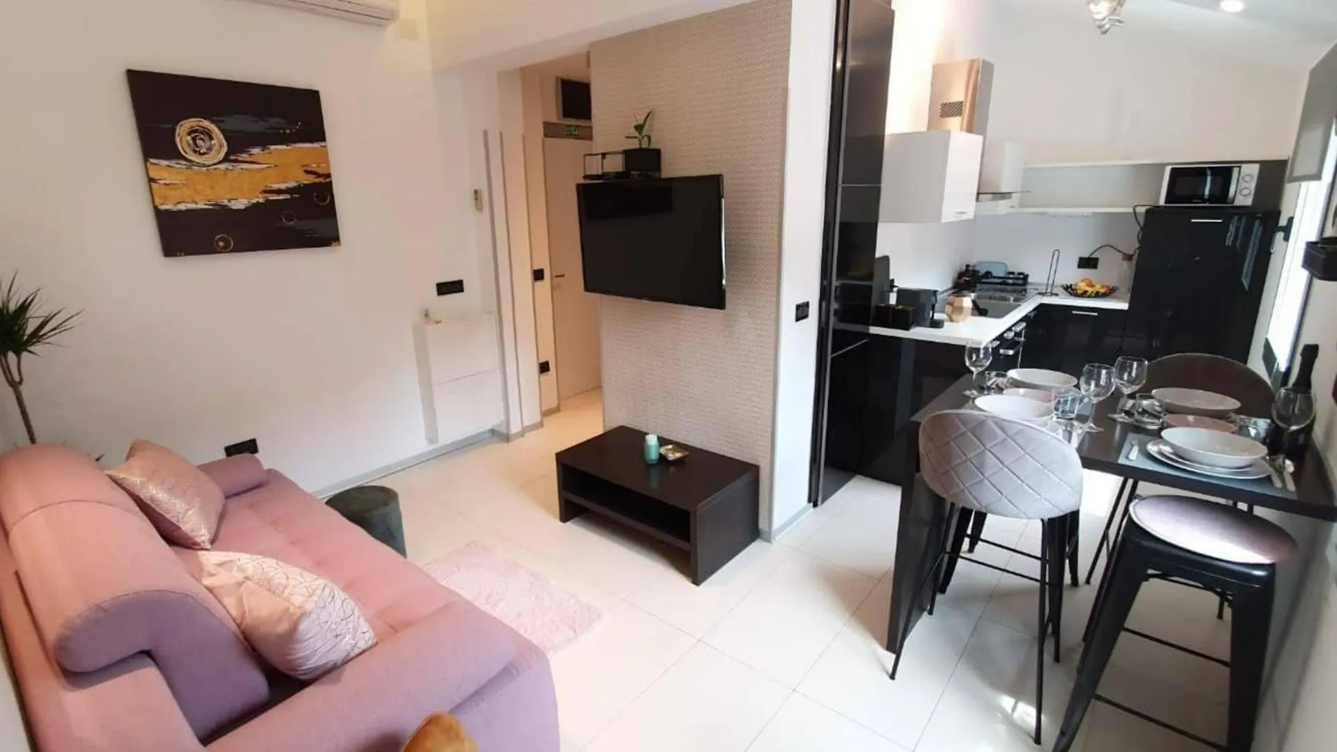 Royal City Centar - Happy Rentals Pula