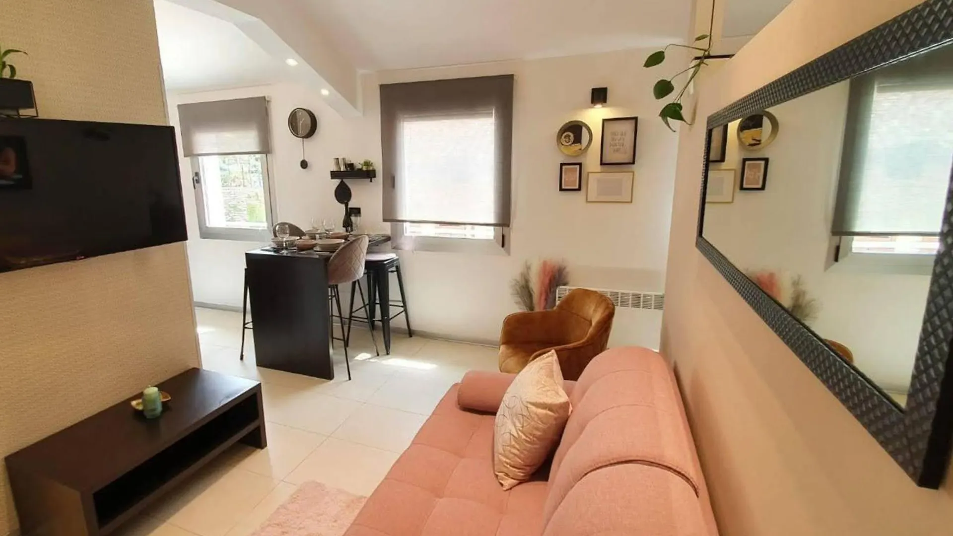 Royal City Centar - Happy Rentals Pula 0*,  Croatia