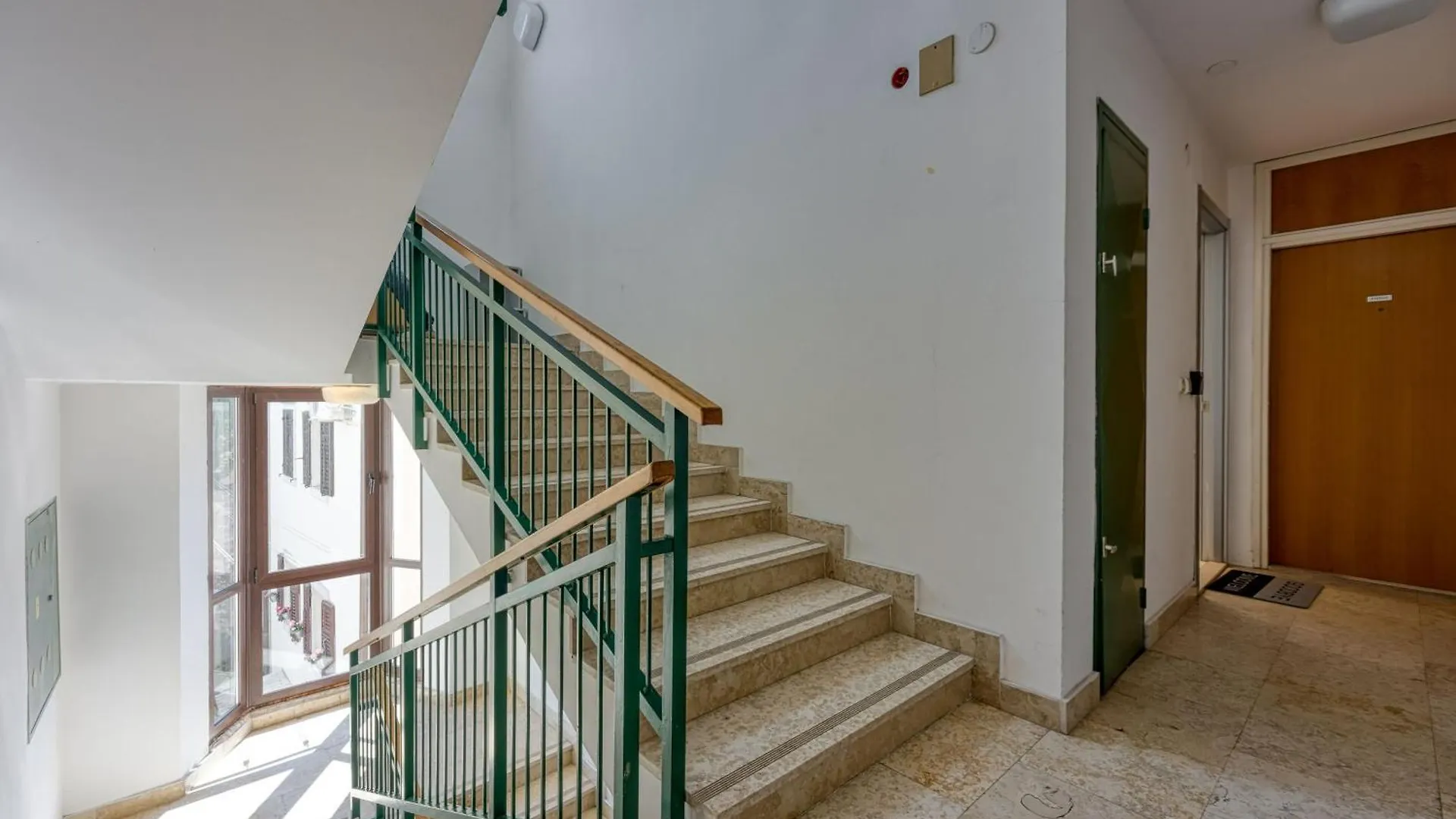 Royal City Centar - Happy Rentals Pula Apartment