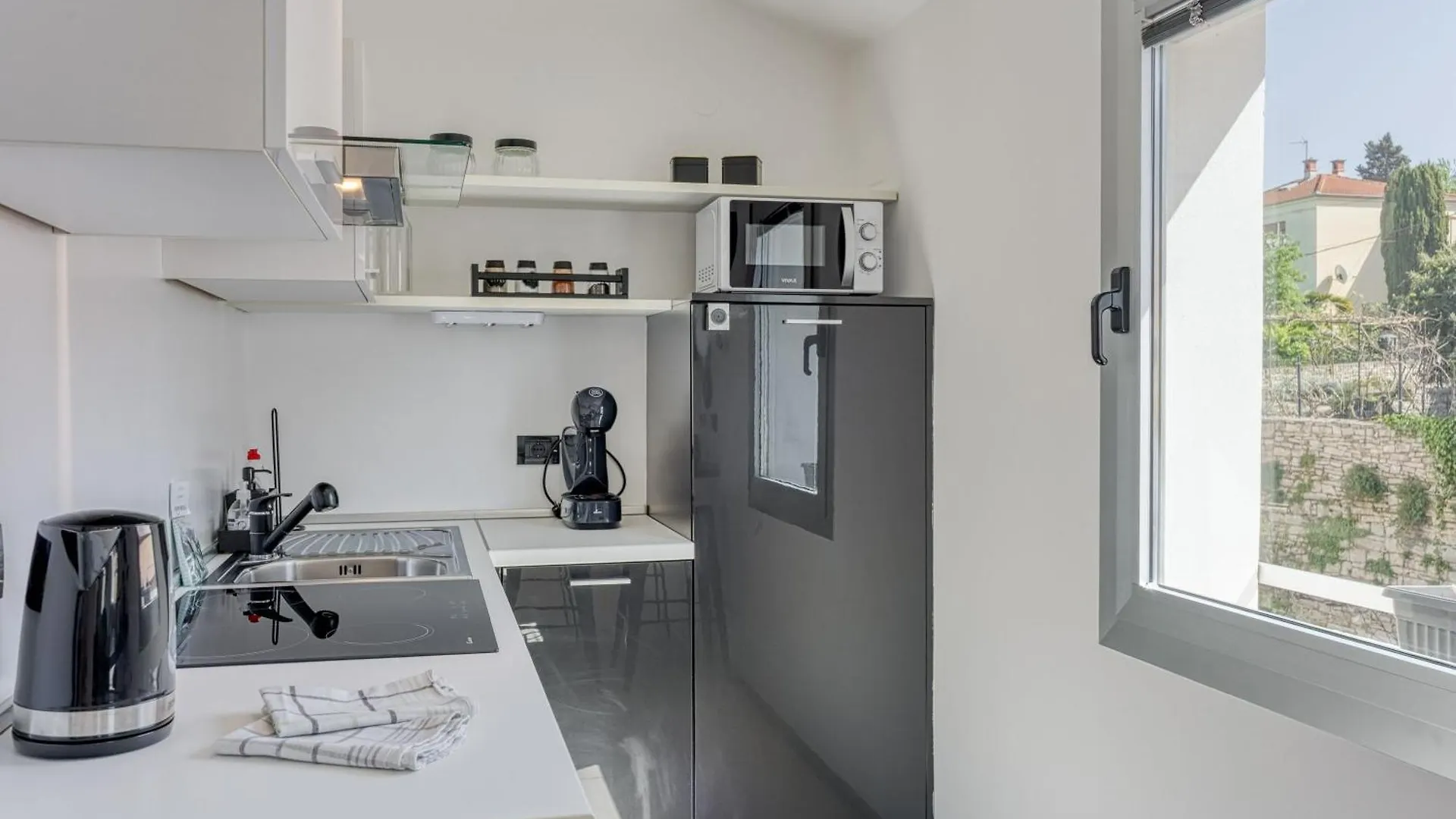 Royal City Centar - Happy Rentals Pula 0*,