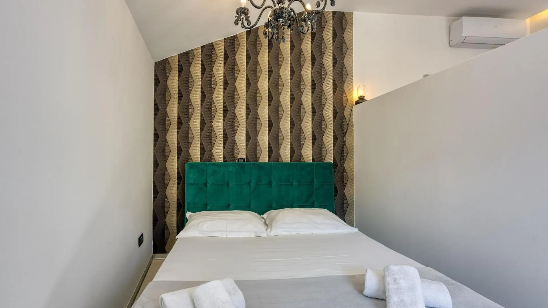 Royal City Centar - Happy Rentals Pula